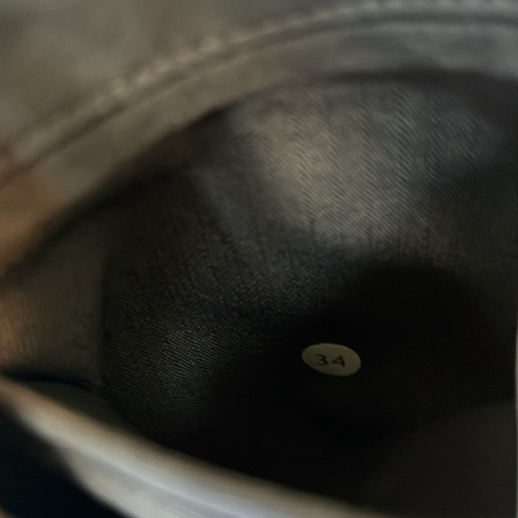 Men’s size 34 lululemon commission shorts - Picture 8 of 8